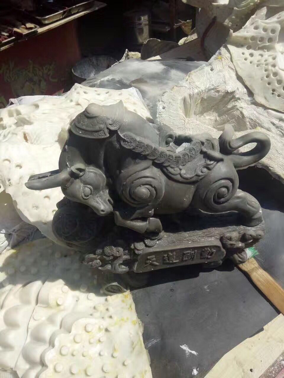 如何使用工業(yè)級模具硅膠制作模具？